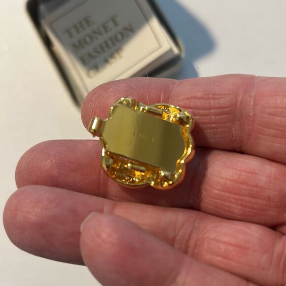 MONET Vintage Pearl Clasp - Picture 7 of 7